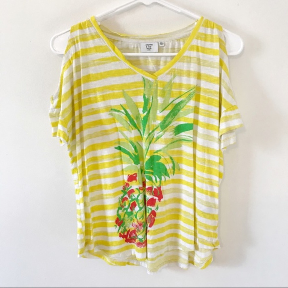 Crown & Ivy Beach Pineapple Open Arm Blouse PS